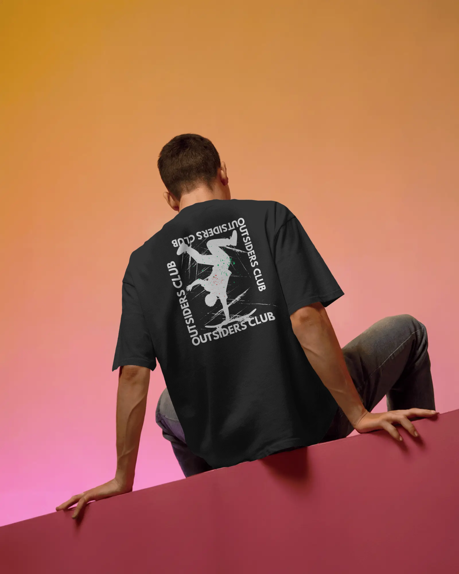 Outsiders Club - Break Free / Oversize T-Shirt
