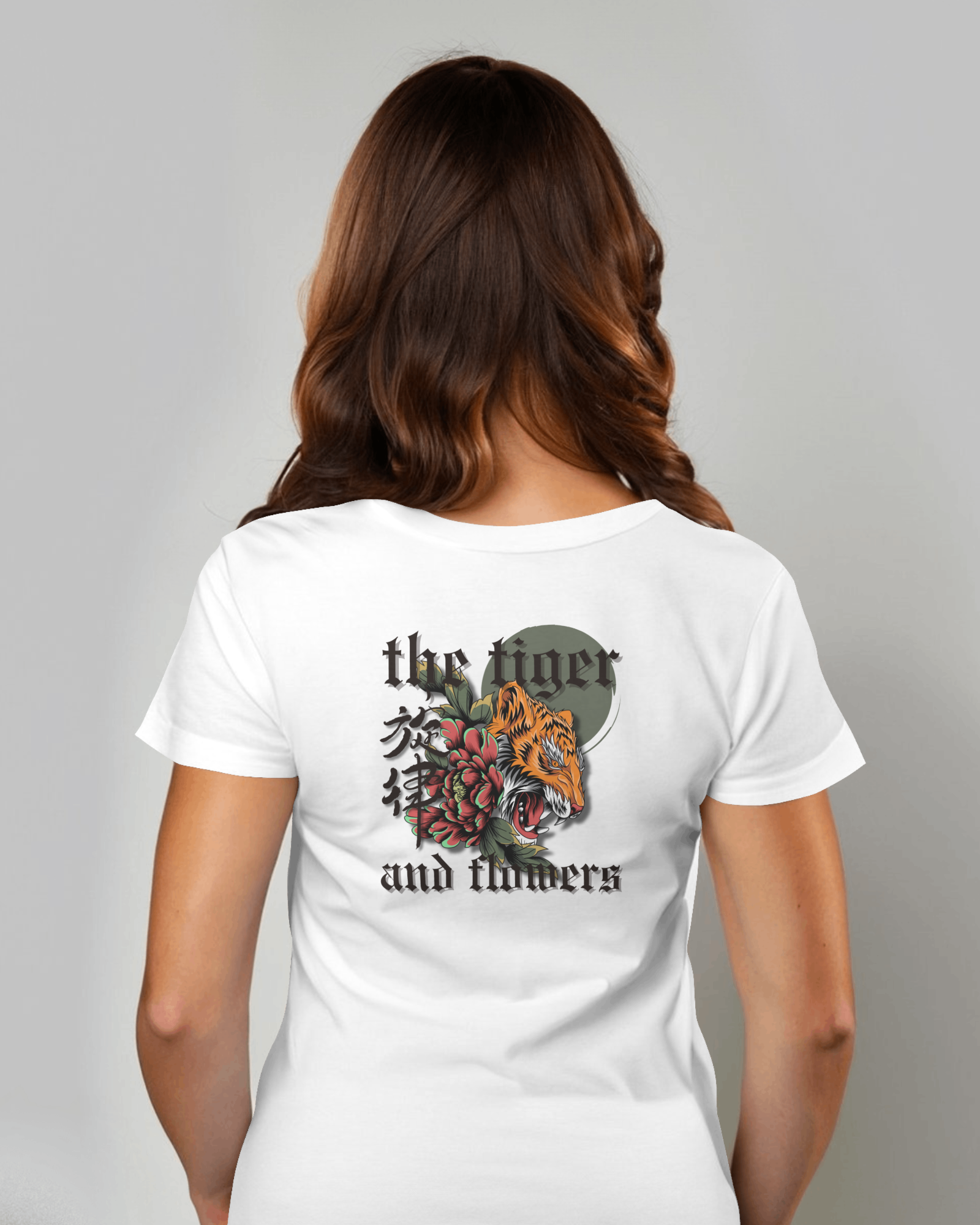 Tiger and Flowers - Damen T-Shirt