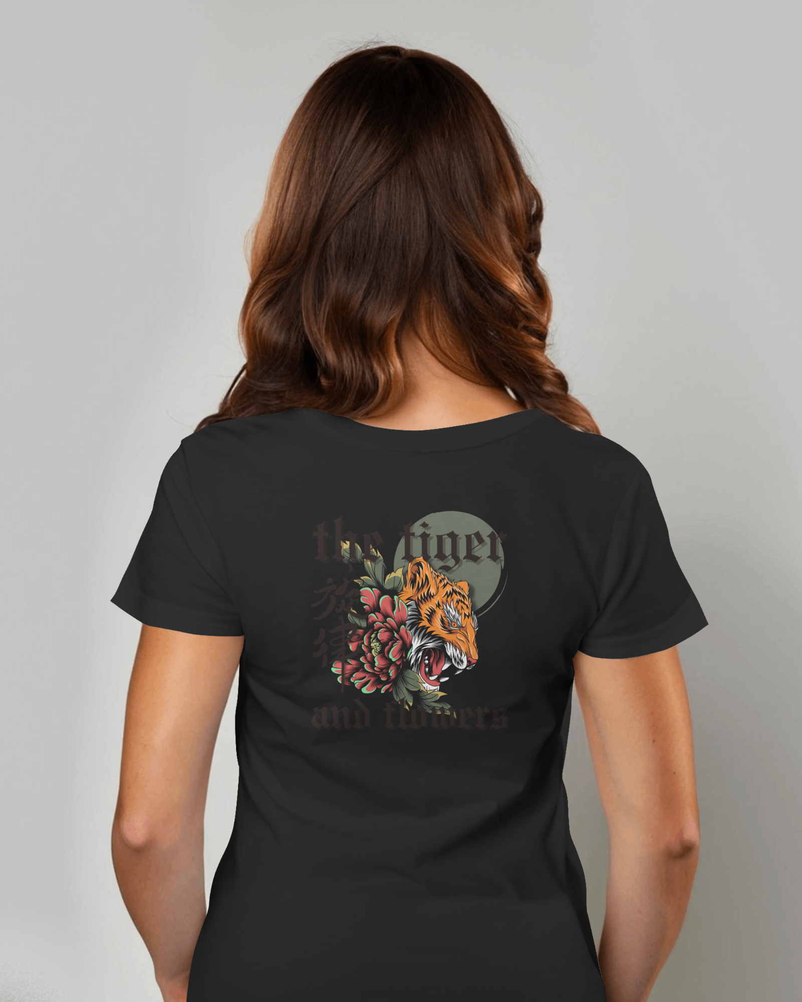 Tiger and Flowers - Damen T-Shirt