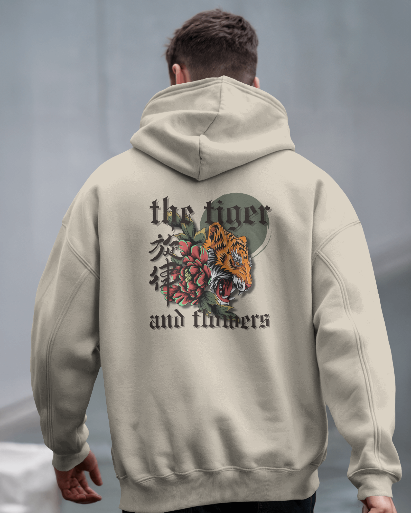 Tiger and Flowers – Oversize Hoodie