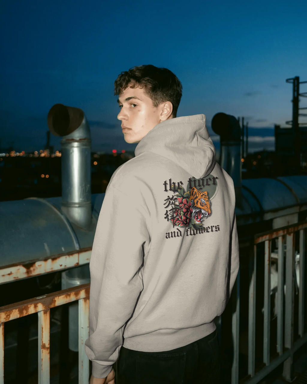 Tiger and Flowers – Herren Hoodie