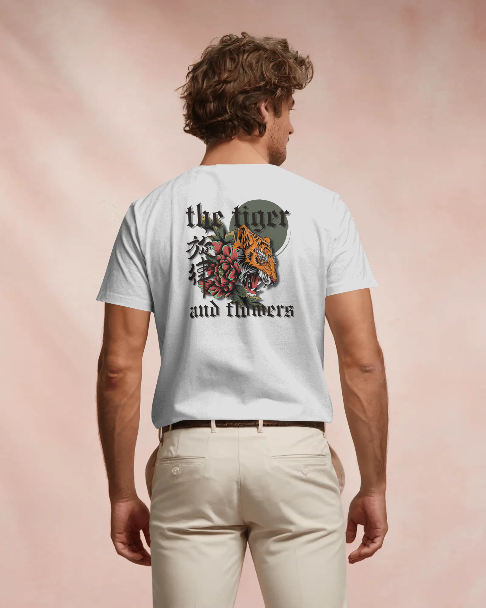 Tiger and Flowers - Herren T-Shirt