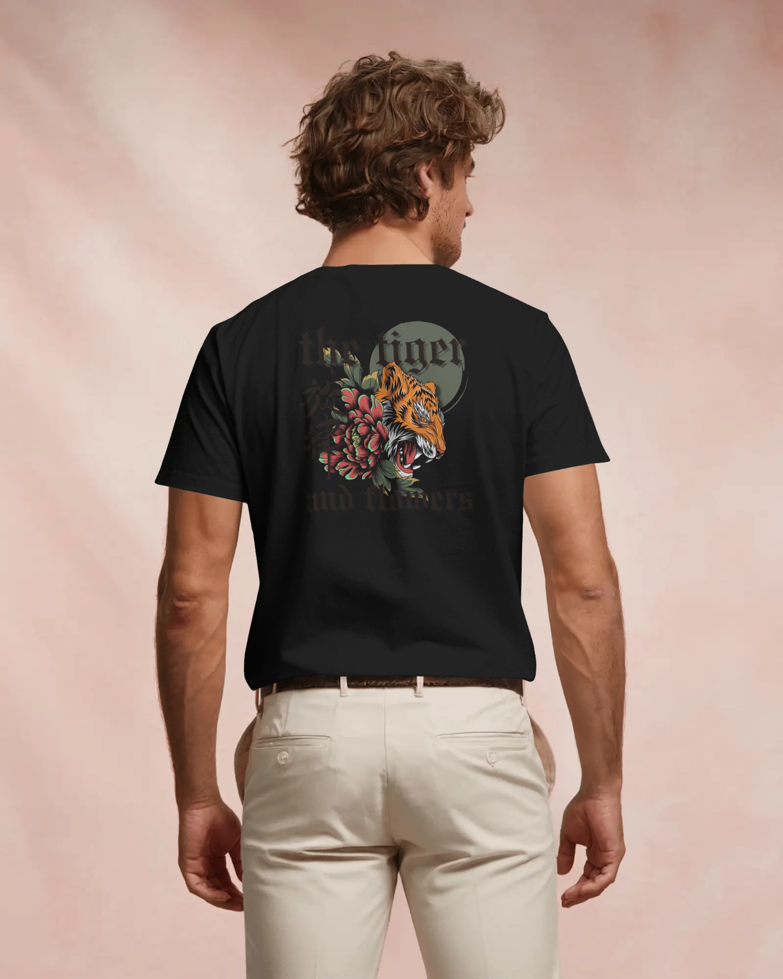 Tiger and Flowers - Herren T-Shirt